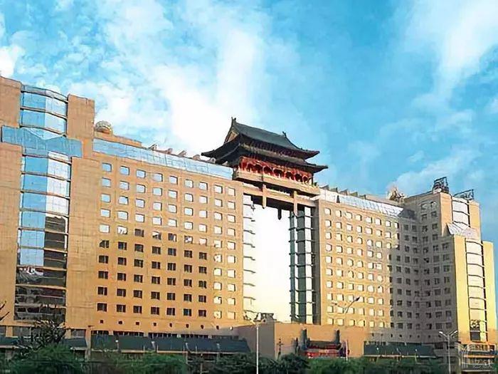 鲍师傅维权案初告捷,星巴克CEO回应“被瑞幸超越”...